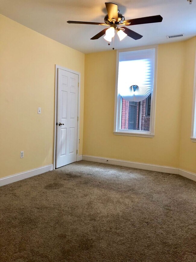 Foto del edificio - Apartment Units in Old Goucher, Baltimore, MD!