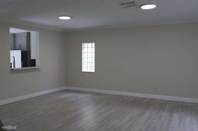 Foto del edificio - 3 br, 2.5 bath Townhome - 16226 Emerald Co...