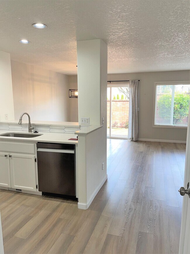 Building Photo - 15239 NW Nightshade Dr