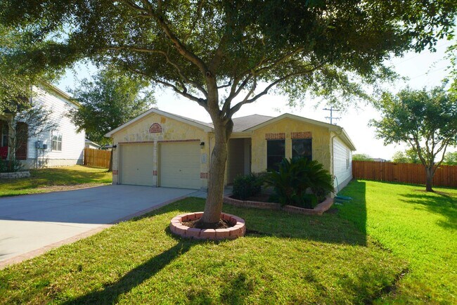 Foto del edificio - Immaculately upgraded and maintained home now available in Cibolo! Realtor Commission: $550