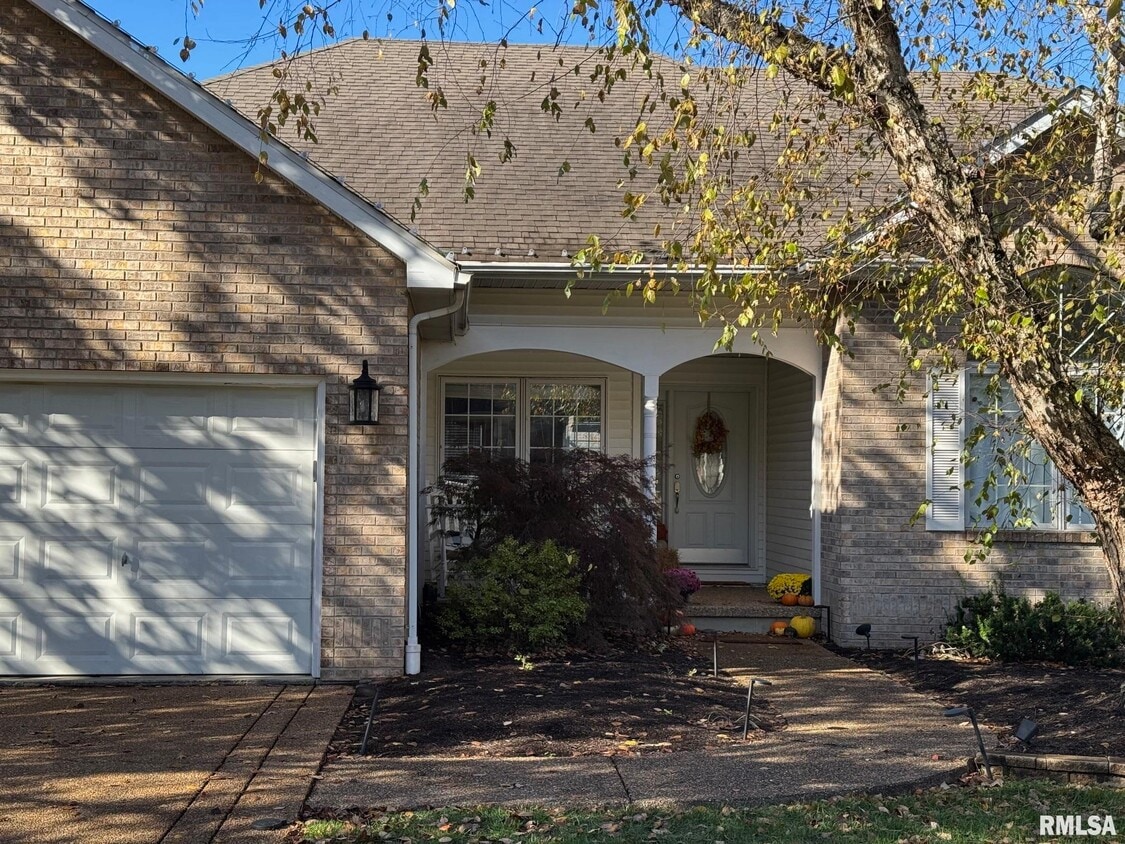 Primary Photo - 515 Wren Dr