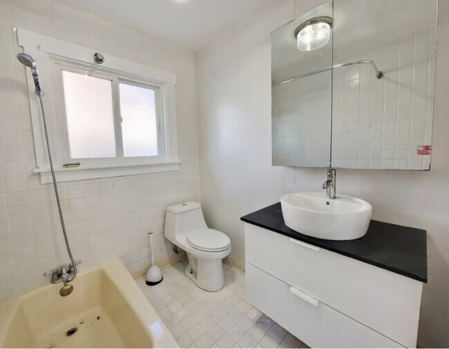 Building Photo - 170 S 30th St