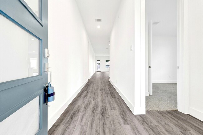 Foto del edificio - 153 Aurora Spgs Dr