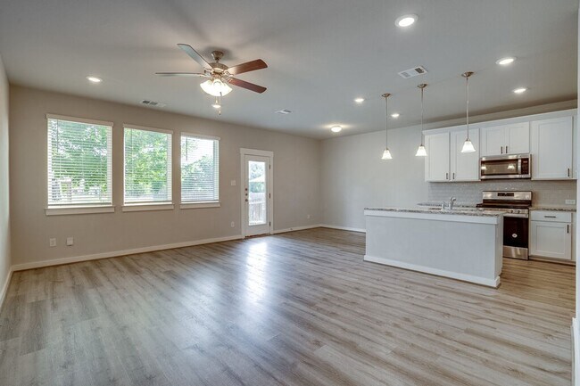 Building Photo - 505 Pearly Eye Dr