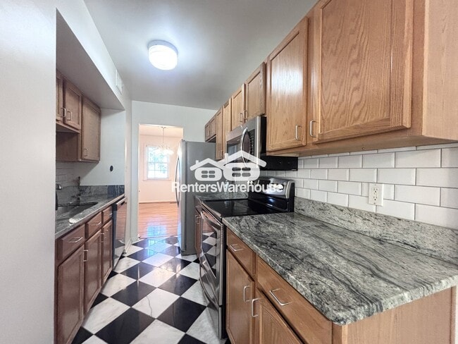Building Photo - 250 Gold Kettle Dr