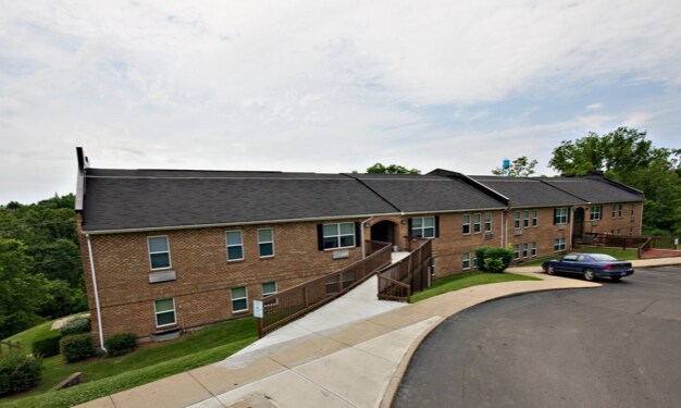 Foto principal - Brooksville Court & Brooksville Green