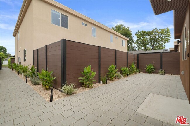 Foto del edificio - 5532 Sunnyslope Ave