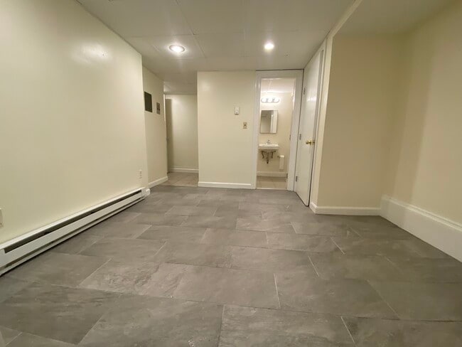 Photo - 506 Beacon St Apartments