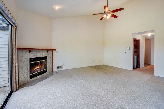 Foto del edificio - 2bd/2ba Bellevue Condo