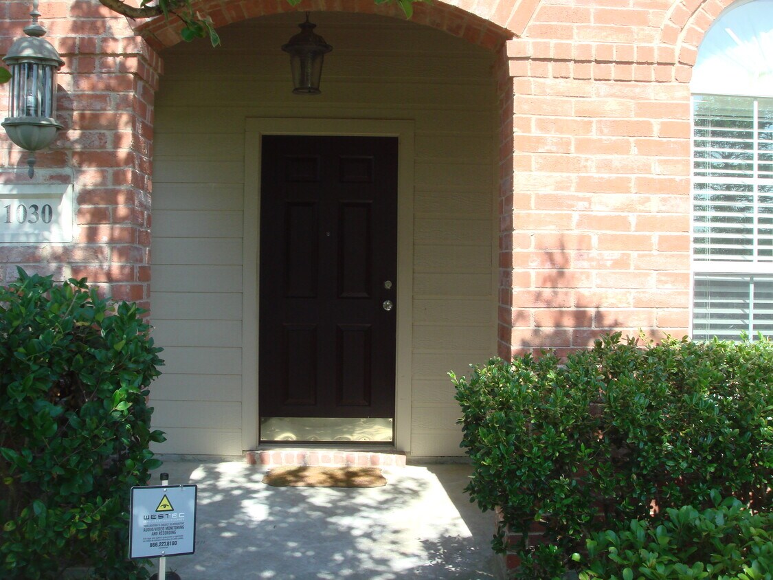 Building Photo - 1030 Warbler Ln