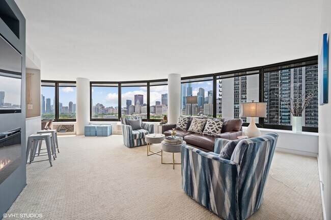 Foto del edificio - 155 N Harbor Dr