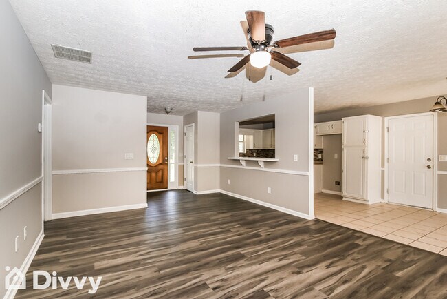 Building Photo - 115 Branchwood Dr