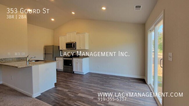 Building Photo - 353 Gourd St