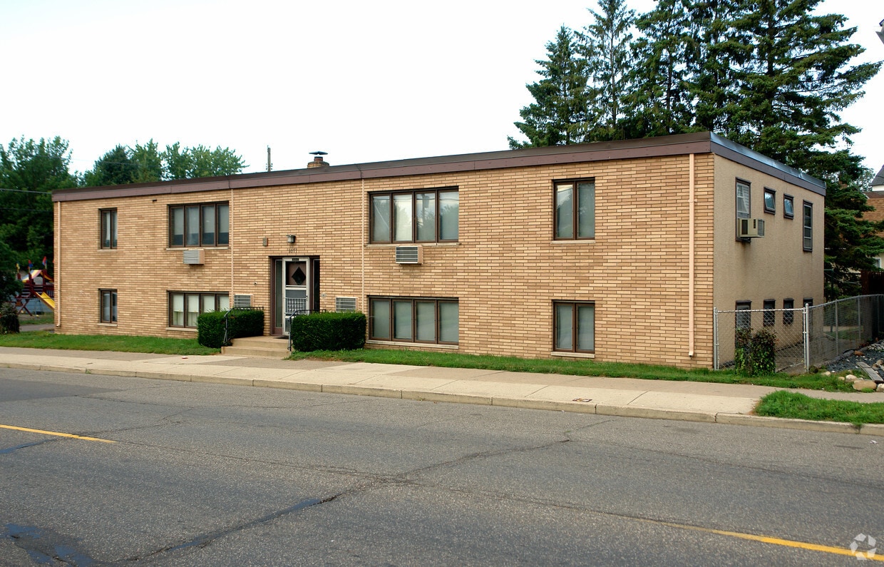 1071 Forest St, Saint Paul, MN 55106 Apartments in Saint Paul, MN