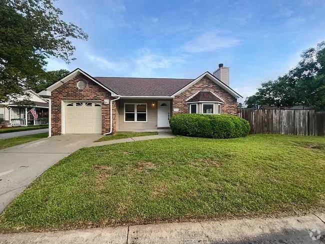 Building Photo - 4500 Winterwood Pl