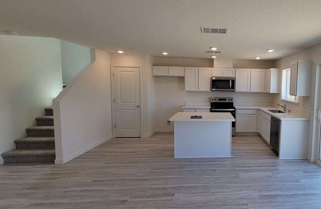 Foto del edificio - BRAND NEW (Solar) 4/2.5 Roseville!  Please...