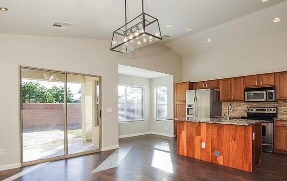 Building Photo - 15137 W Bola Dr