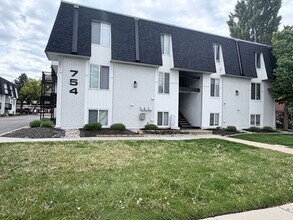 Building Photo - 754 E 3900 S