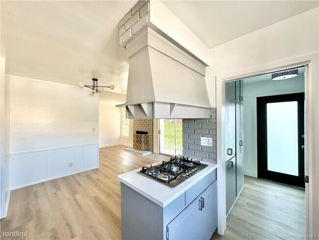 Building Photo - 4 br, 3 bath House - 10119 Odessa Ave