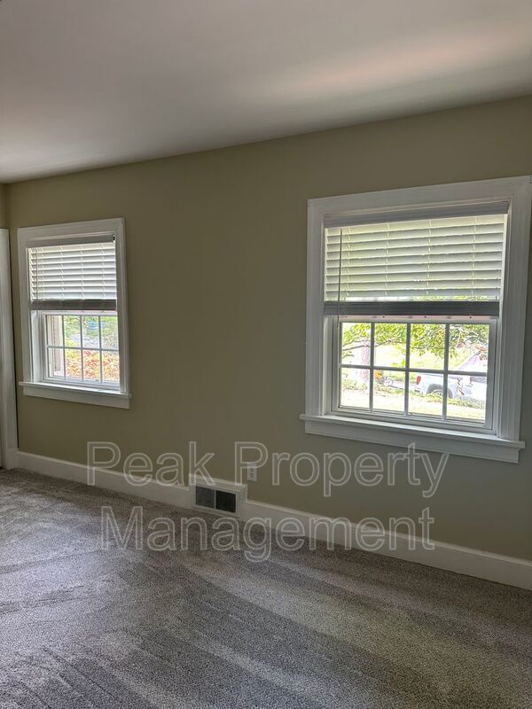 Building Photo - 6623 Wexford Ln