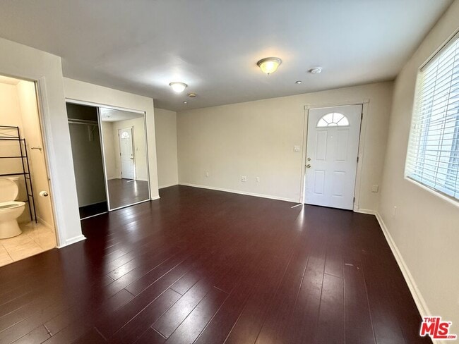 Foto del edificio - 364 N San Vicente Blvd