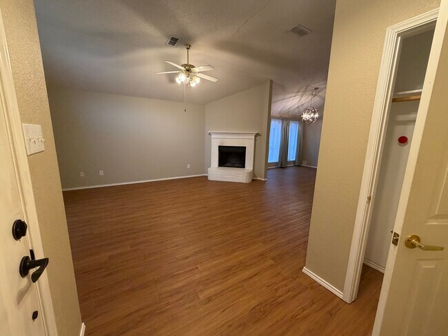 Foto del edificio - 2521 Ensenada Ln