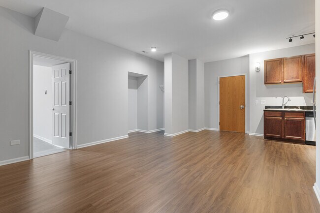 Foto del edificio - 2451 W Howard St