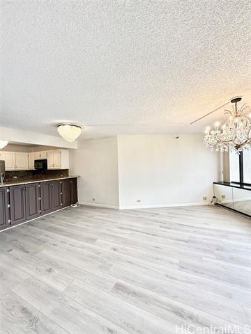 Foto del edificio - 555 Hahaione St