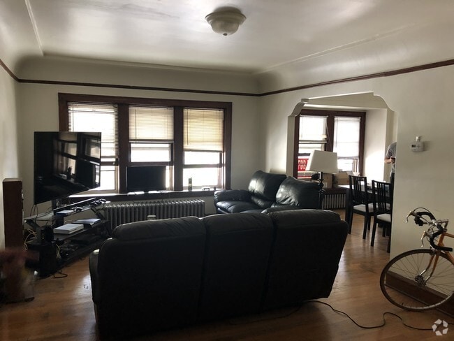Building Photo - 1203 E Brady St