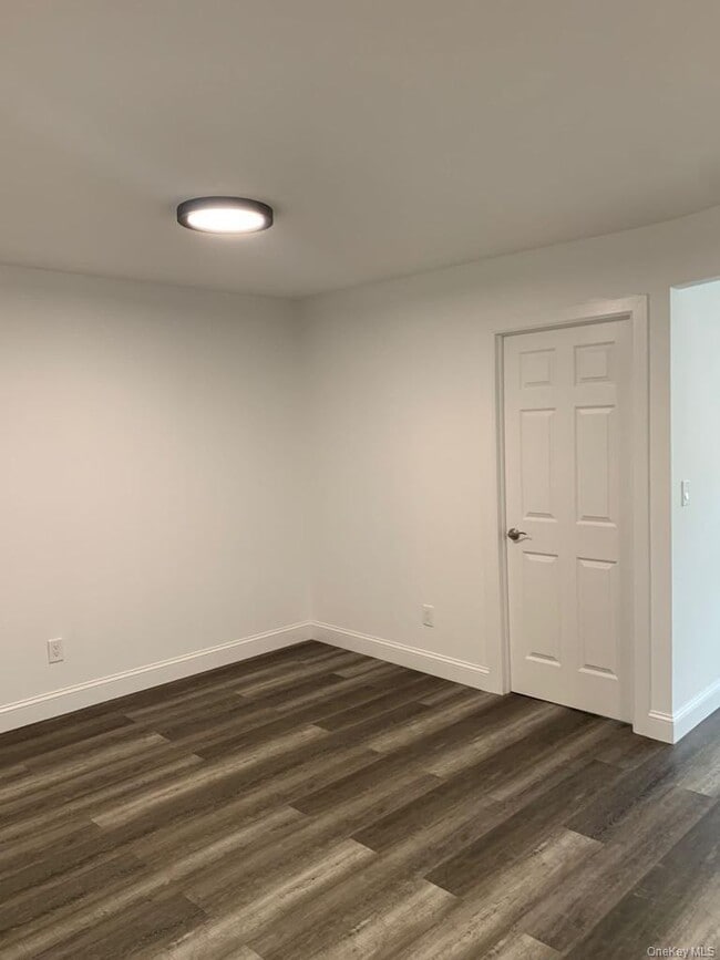 Foto del edificio - 4410 Baychester Ave