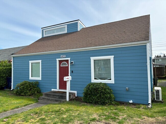 Building Photo - Renovated 4 Bed Available in Tacoma!