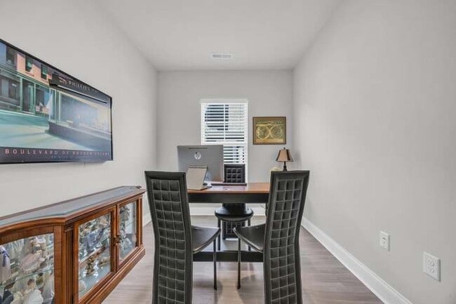 Foto del edificio - 1317 Captain Hooks Wy