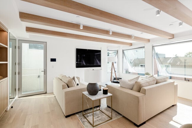Building Photo - 4310 Ocean Dr
