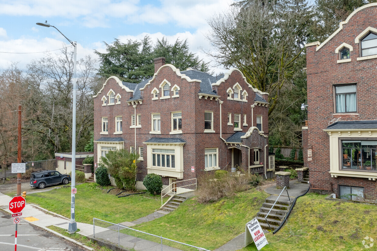 Primary Photo - 5808 15th Ave NE