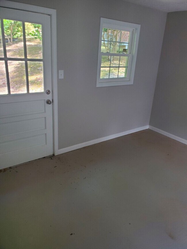 Building Photo - Call to schedule your appointment.