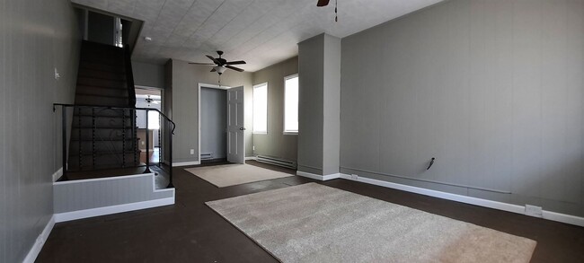 Building Photo - 3 br, 1.5 bath House - 414 CARBON ST