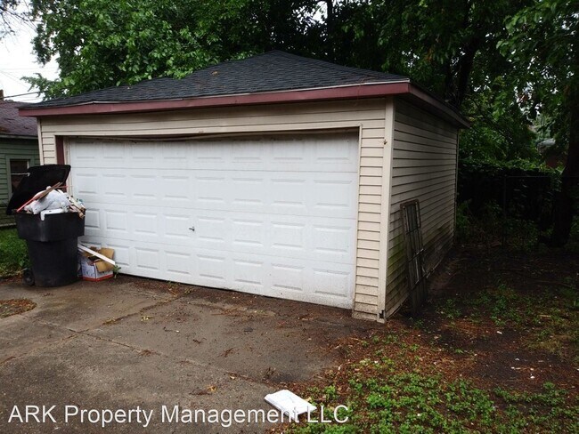 Building Photo - 4 br, 1.5 bath House - 17177 Birwood