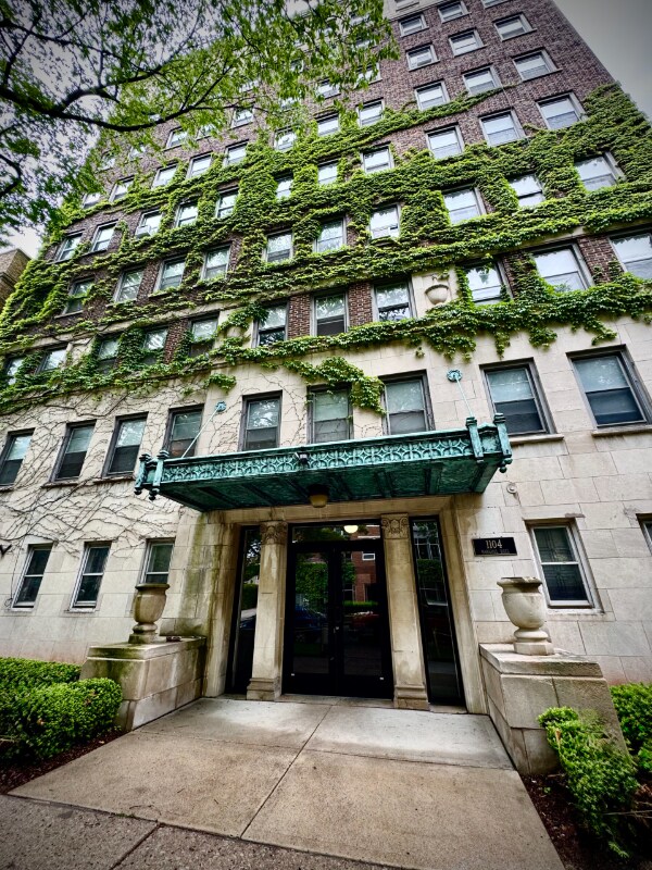 Primary Photo - 1104 N Marshall St