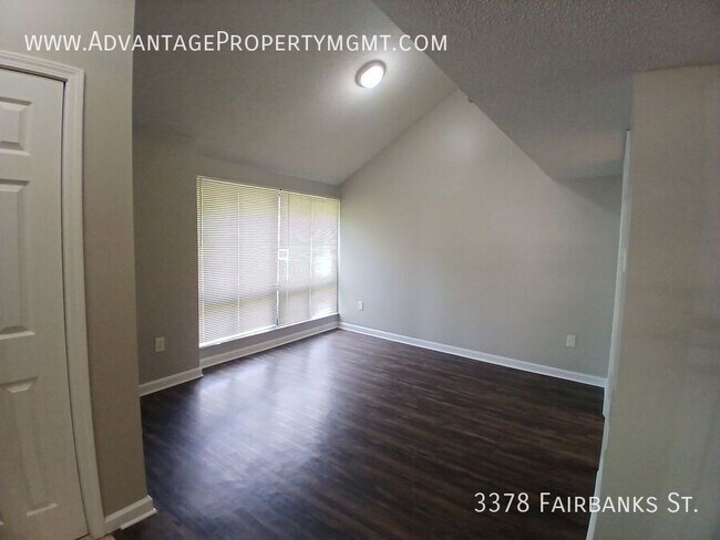Foto del edificio - 3378 Fairbanks St