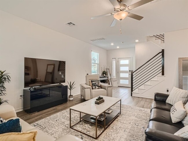 Building Photo - 2909 Bronx Dr