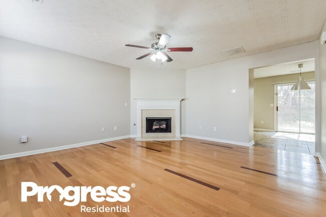 Foto del edificio - 9479 Lakeview Rd