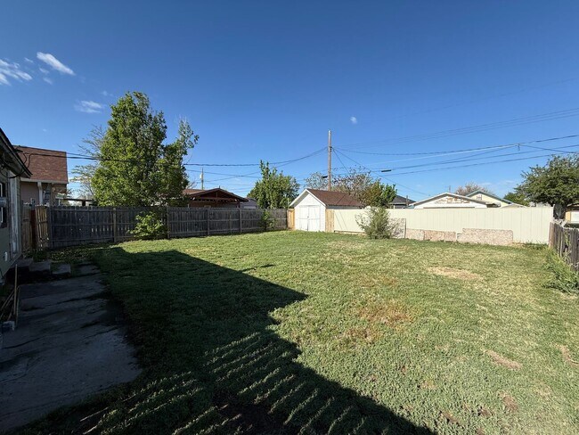 Foto del edificio - Two Bedroom, One bathroom, Pet Friendly ho...
