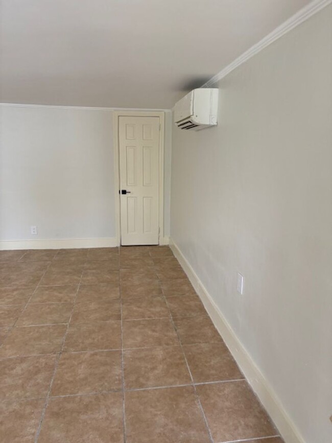 Foto del edificio - 1420 Marguerite Ave