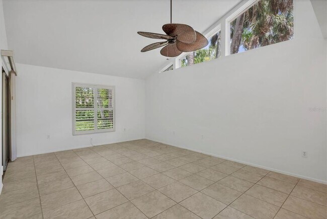 Foto del edificio - 5051 Village Garden Dr