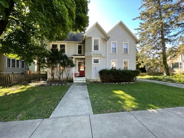 Primary Photo - 518 W Wilson St