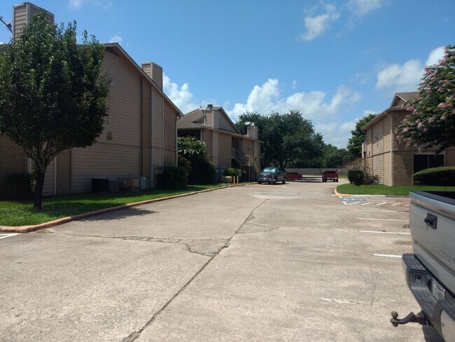Foto del edificio - 1505 Ward Rd