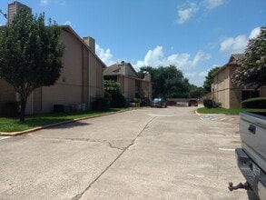 Building Photo - 1505 Ward Rd