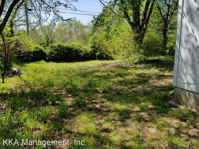 Foto del edificio - 3 br, 1 bath House - 2235 SE Dewey Ave
