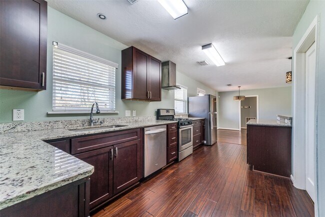 Foto del edificio - 4502 Brookwoods Dr
