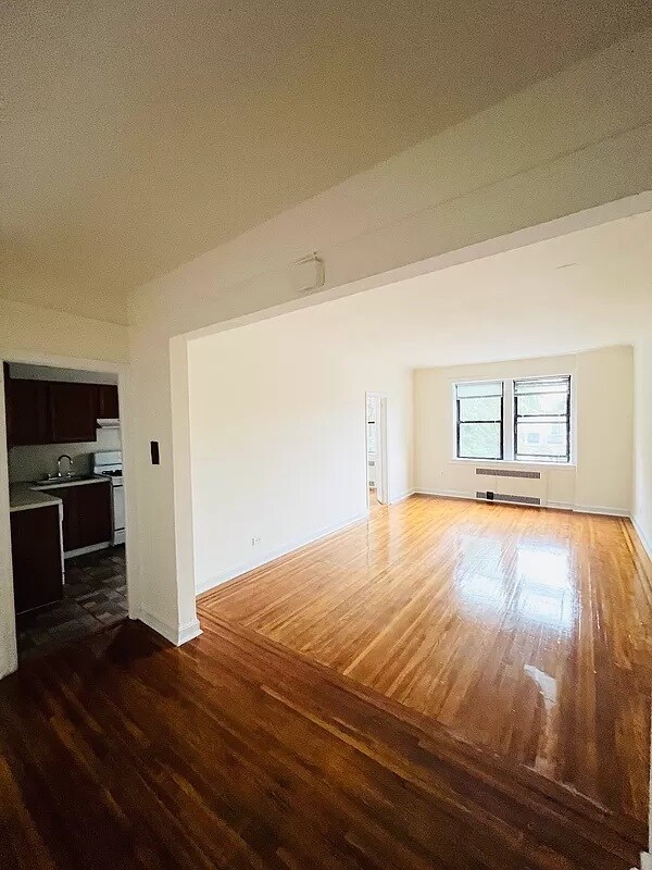 Foto del edificio - 214-32 43rd Ave